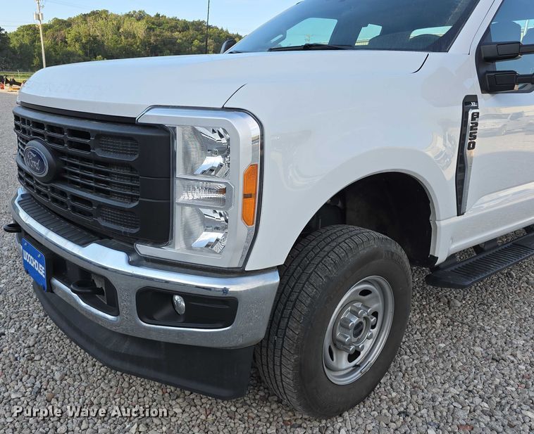 image for item DR3985 2023 Ford F250 XL SuperCab pickup truck