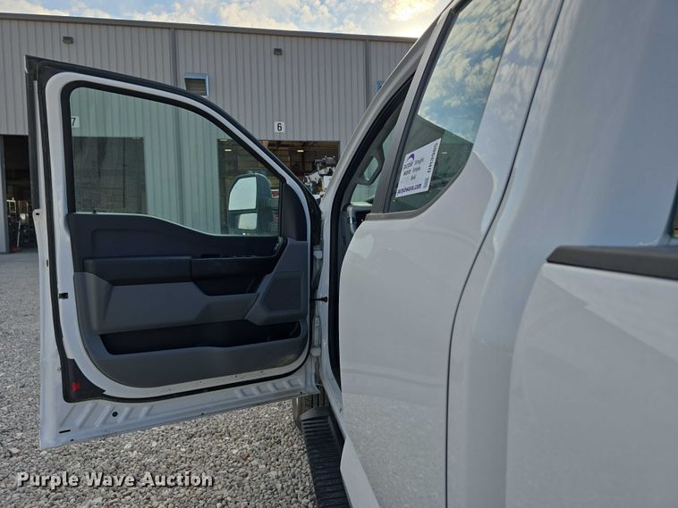 image for item DR3985 2023 Ford F250 XL SuperCab pickup truck