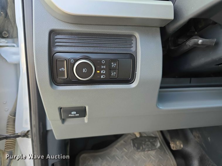 image for item DR3985 2023 Ford F250 XL SuperCab pickup truck