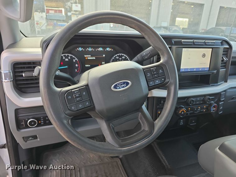 image for item DR3985 2023 Ford F250 XL SuperCab pickup truck