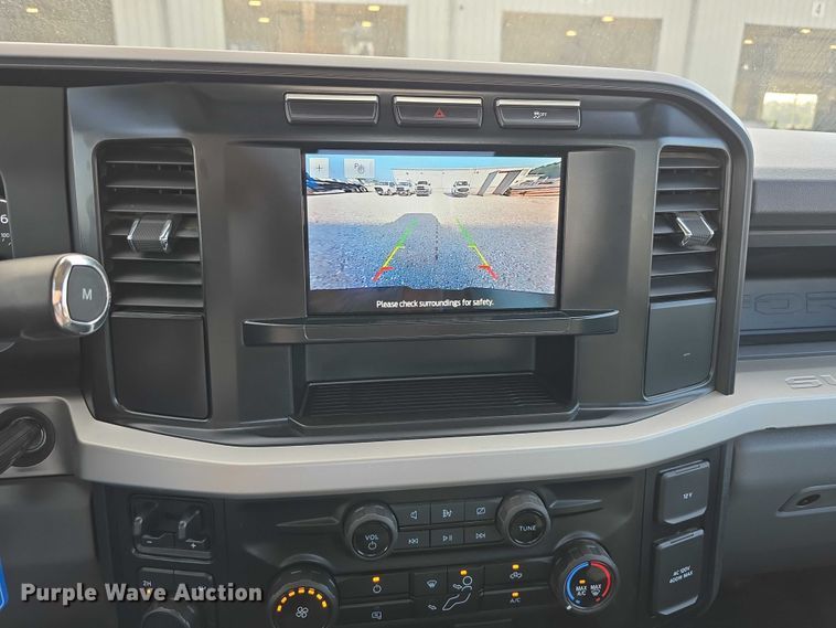 image for item DR3985 2023 Ford F250 XL SuperCab pickup truck