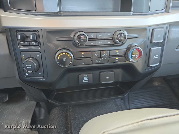 image for item DR3985 2023 Ford F250 XL SuperCab pickup truck