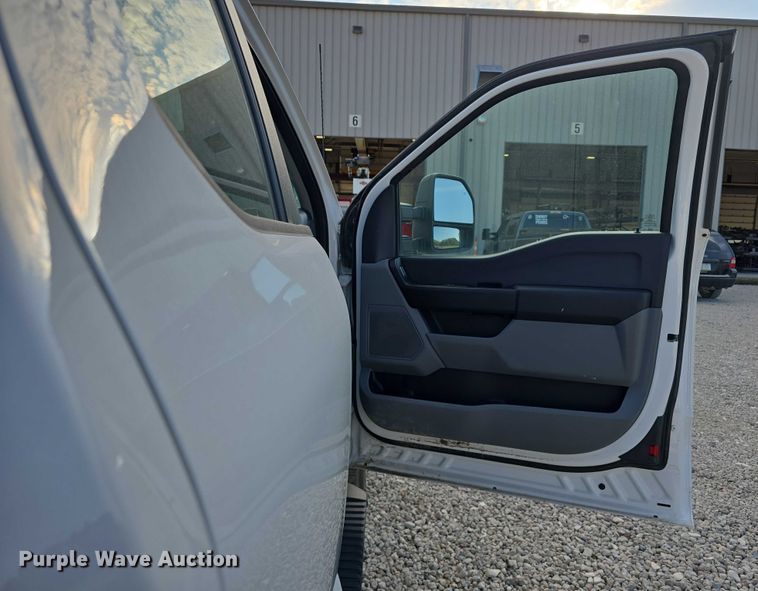 image for item DR3985 2023 Ford F250 XL SuperCab pickup truck