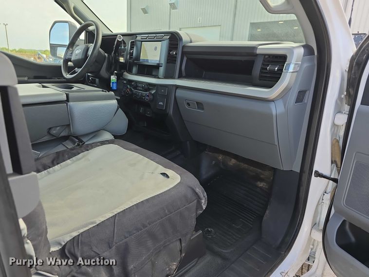 image for item DR3985 2023 Ford F250 XL SuperCab pickup truck