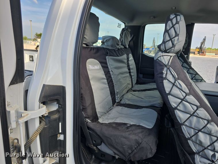 image for item DR3985 2023 Ford F250 XL SuperCab pickup truck