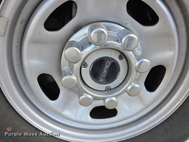 image for item DR3985 2023 Ford F250 XL SuperCab pickup truck