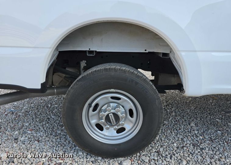 image for item DR3985 2023 Ford F250 XL SuperCab pickup truck