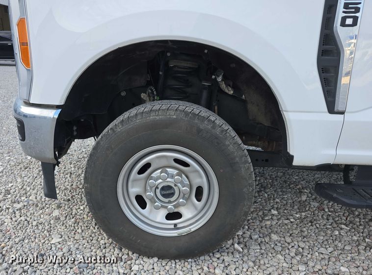 image for item DR3985 2023 Ford F250 XL SuperCab pickup truck