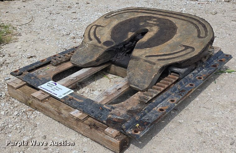 image for item DR3999 Fifth wheel plate