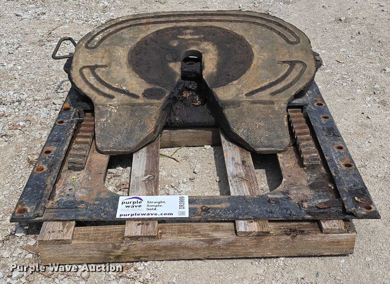 image for item DR3999 Fifth wheel plate