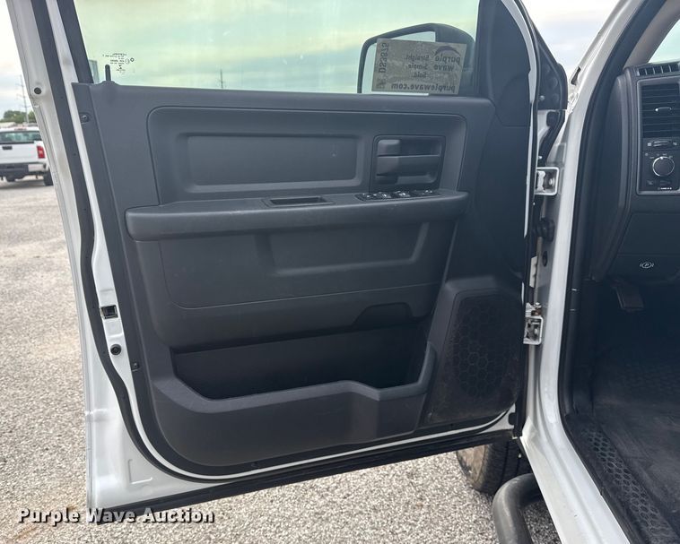 image for item DS3875 2013 Dodge Ram 2500 Crew Cab pickup truck