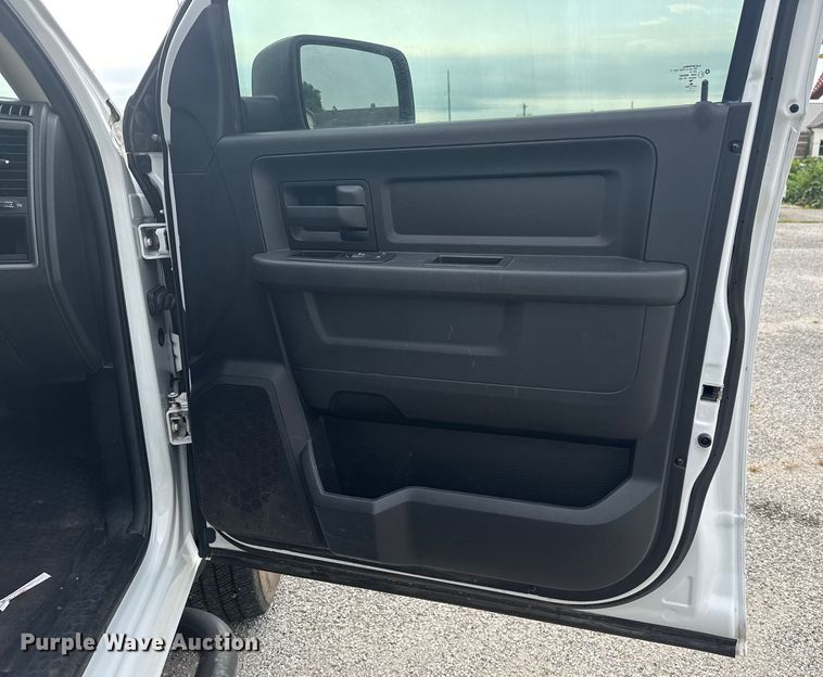 image for item DS3875 2013 Dodge Ram 2500 Crew Cab pickup truck