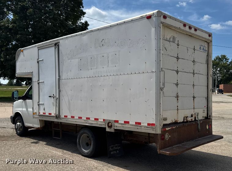 image for item DT0515 2009 Chevrolet Express delivery truck