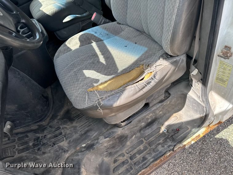 image for item DT0515 2009 Chevrolet Express delivery truck