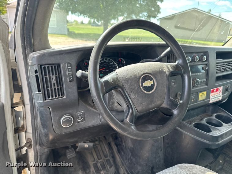 image for item DT0515 2009 Chevrolet Express delivery truck