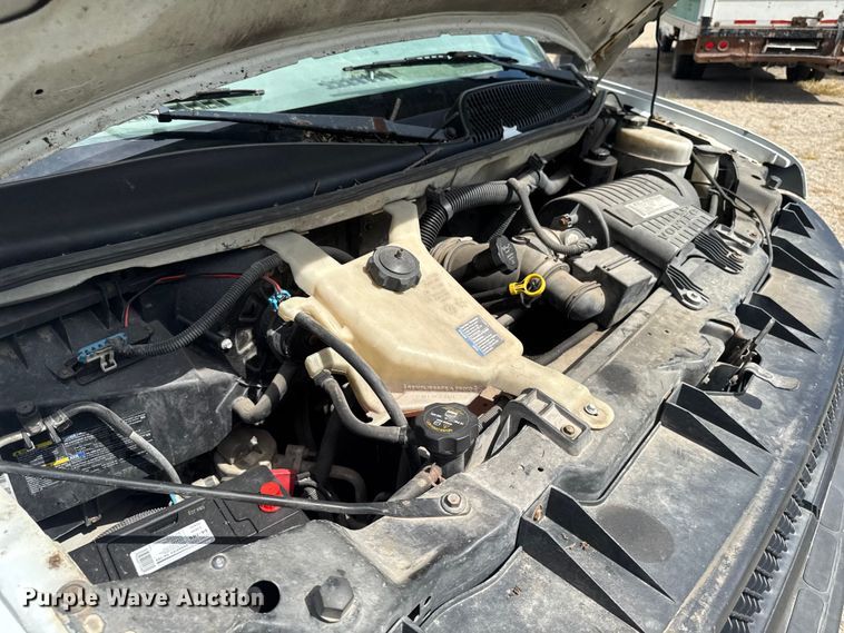 image for item DT0515 2009 Chevrolet Express delivery truck