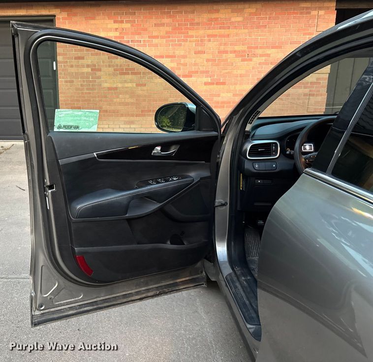 image for item DT3281 2018 Kia Sorento SUV