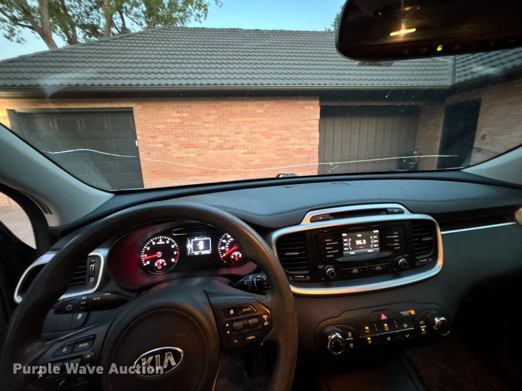 image for item DT3281 2018 Kia Sorento SUV