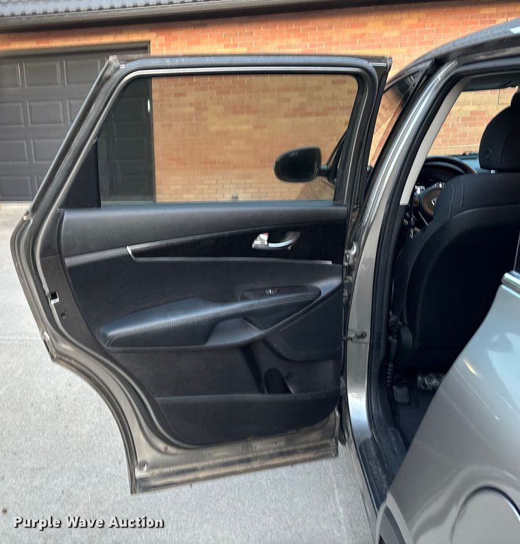 image for item DT3281 2018 Kia Sorento SUV