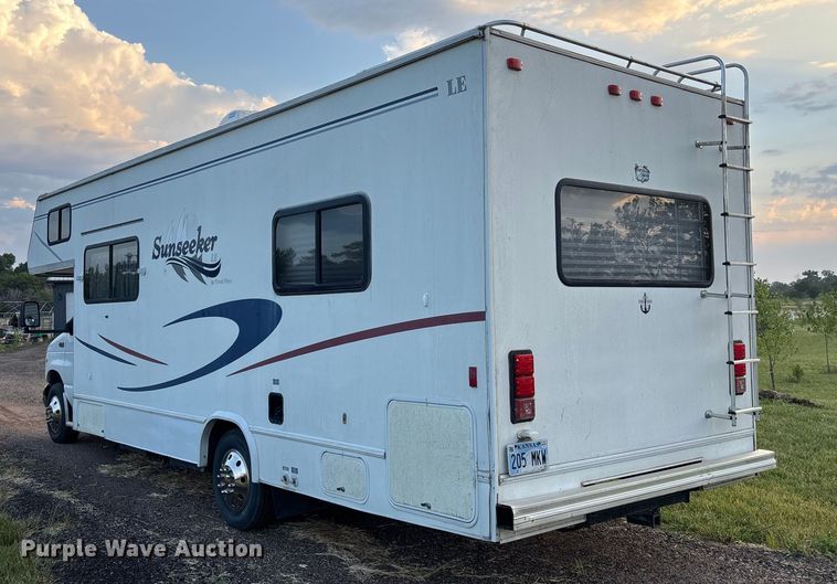 image for item DT3338 2002 Ford Econoline 450 RV