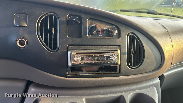 image for item DT3338 2002 Ford Econoline 450 RV