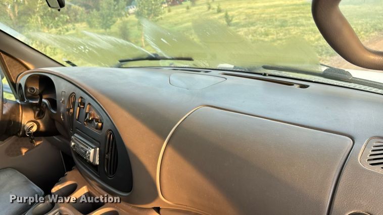 image for item DT3338 2002 Ford Econoline 450 RV