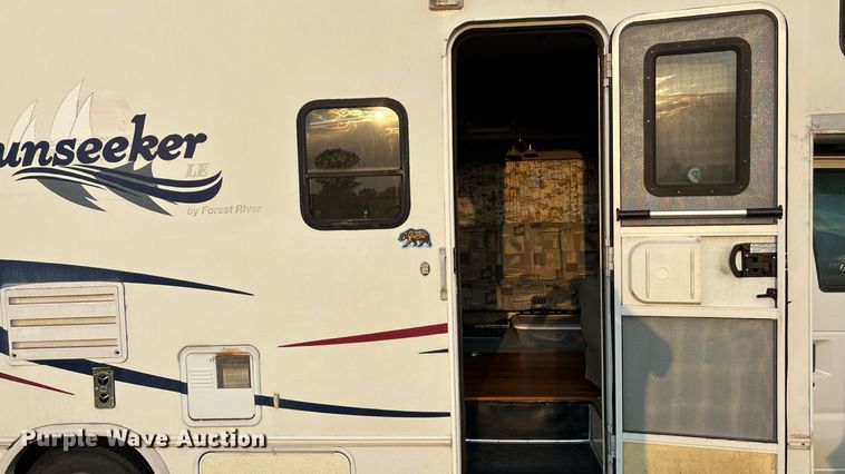 image for item DT3338 2002 Ford Econoline 450 RV