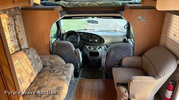 image for item DT3338 2002 Ford Econoline 450 RV