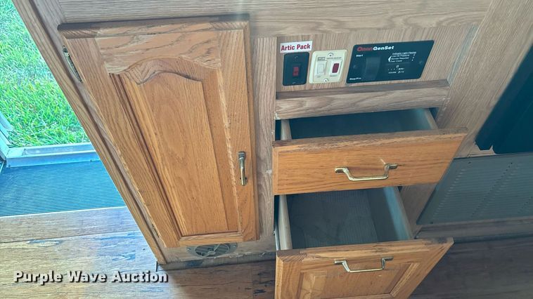 image for item DT3338 2002 Ford Econoline 450 RV