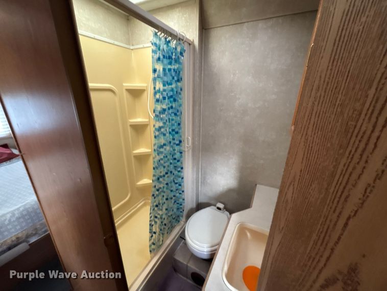 image for item DT3338 2002 Ford Econoline 450 RV