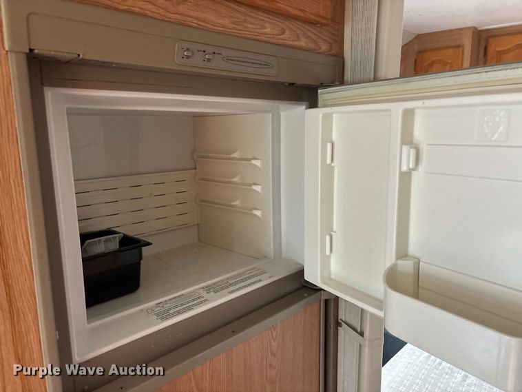 image for item DT3338 2002 Ford Econoline 450 RV