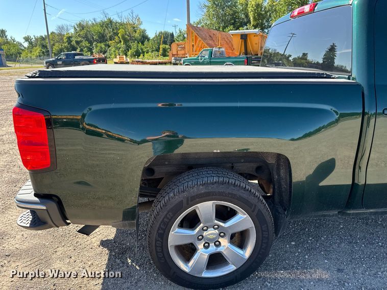 image for item DT6250 2015 Chevrolet Silverado 1500 Crew Cab pickup truck