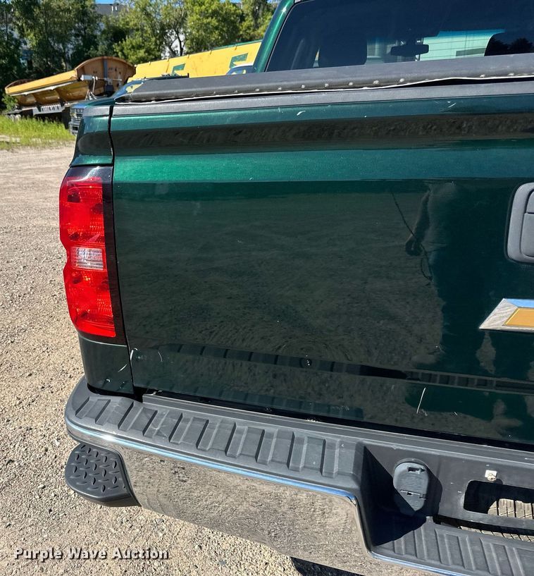 image for item DT6250 2015 Chevrolet Silverado 1500 Crew Cab pickup truck