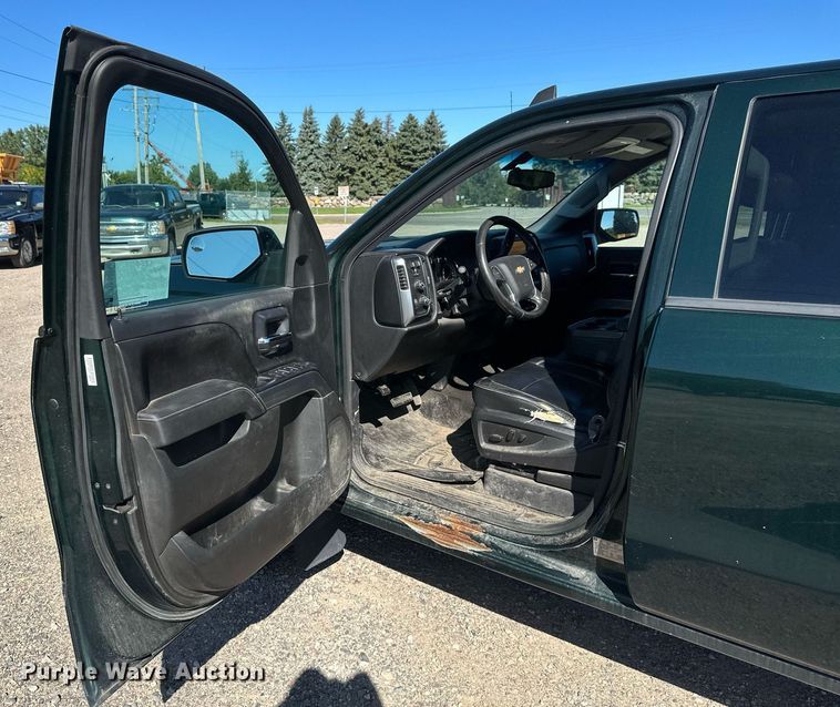 image for item DT6250 2015 Chevrolet Silverado 1500 Crew Cab pickup truck