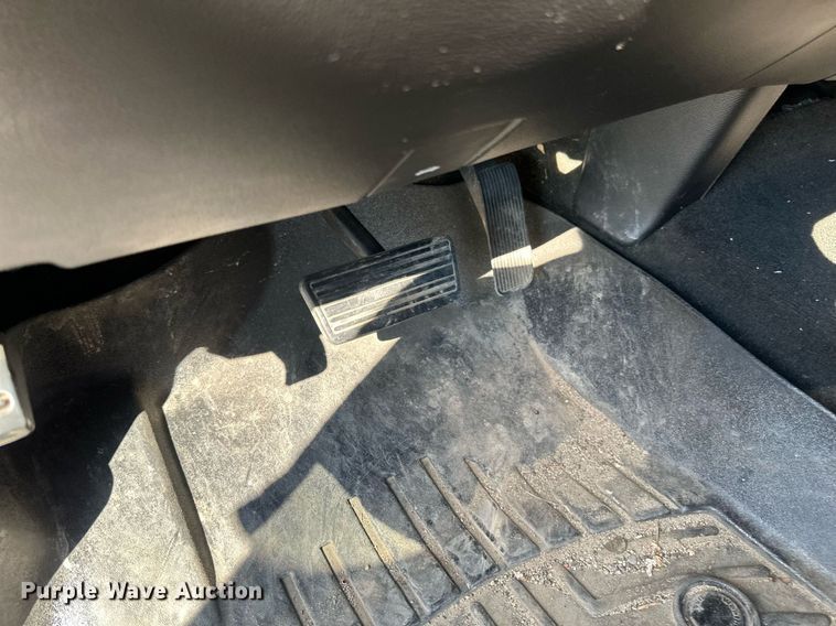 image for item DT6250 2015 Chevrolet Silverado 1500 Crew Cab pickup truck