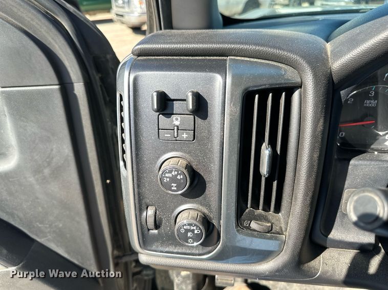 image for item DT6250 2015 Chevrolet Silverado 1500 Crew Cab pickup truck