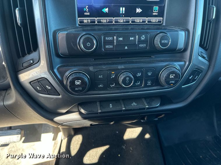 image for item DT6250 2015 Chevrolet Silverado 1500 Crew Cab pickup truck