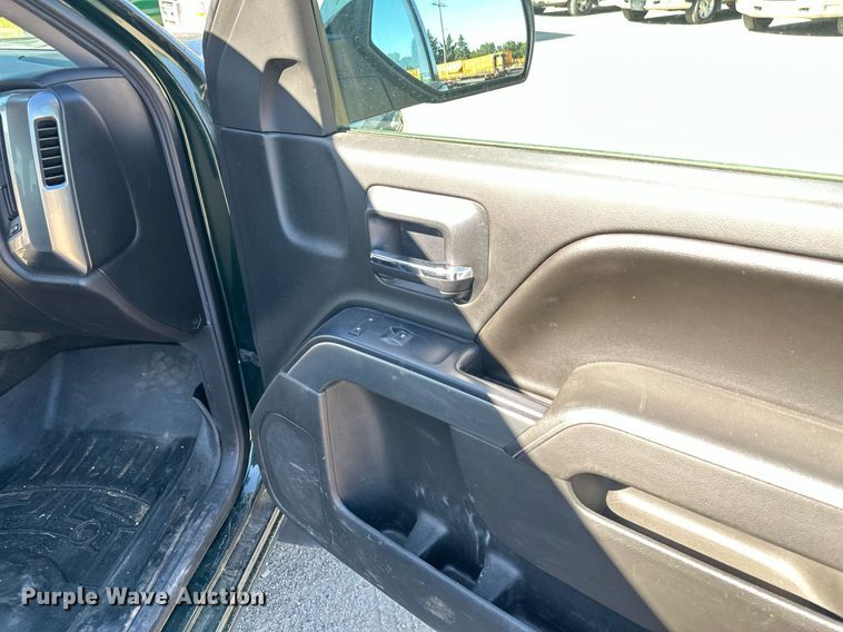 image for item DT6250 2015 Chevrolet Silverado 1500 Crew Cab pickup truck