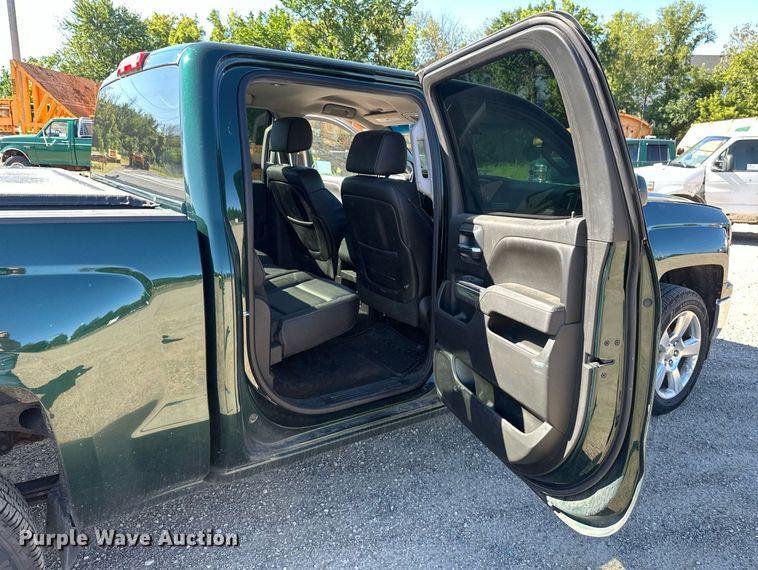 image for item DT6250 2015 Chevrolet Silverado 1500 Crew Cab pickup truck