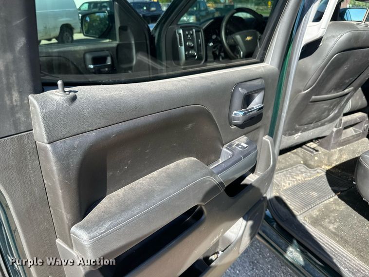 image for item DT6250 2015 Chevrolet Silverado 1500 Crew Cab pickup truck