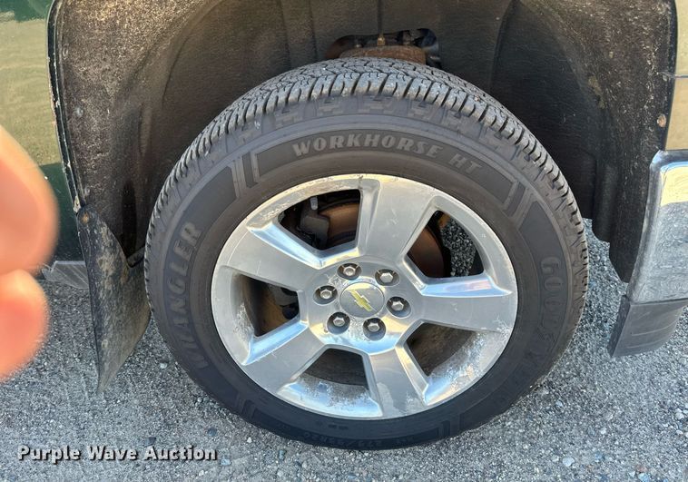 image for item DT6250 2015 Chevrolet Silverado 1500 Crew Cab pickup truck