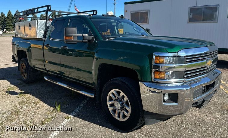 image for item DT6251 2016 Chevrolet Silverado 2500HD Double Cab pickup truck