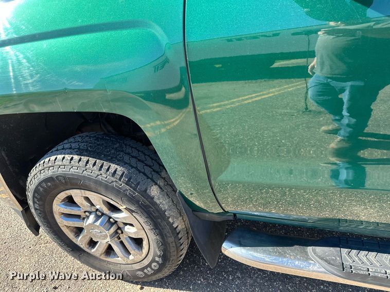 image for item DT6251 2016 Chevrolet Silverado 2500HD Double Cab pickup truck