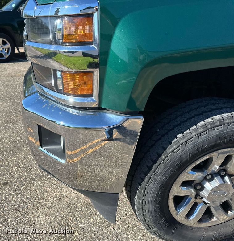 image for item DT6251 2016 Chevrolet Silverado 2500HD Double Cab pickup truck