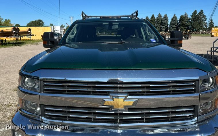 image for item DT6251 2016 Chevrolet Silverado 2500HD Double Cab pickup truck