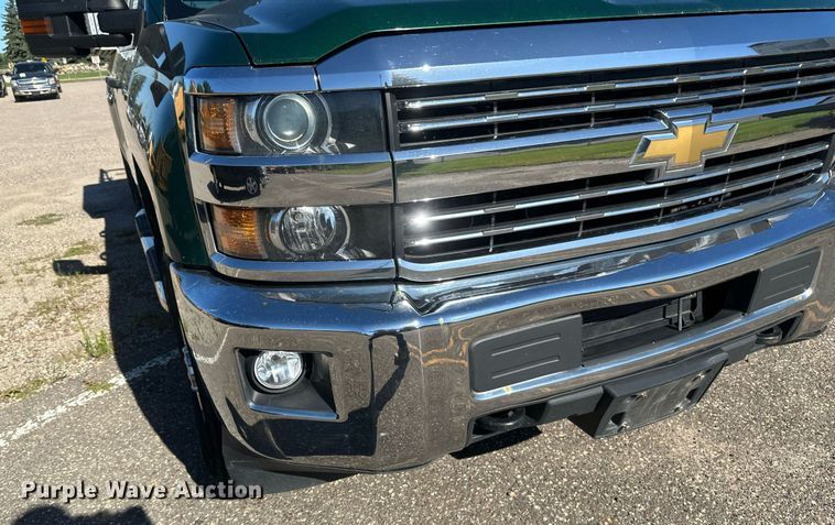 image for item DT6251 2016 Chevrolet Silverado 2500HD Double Cab pickup truck