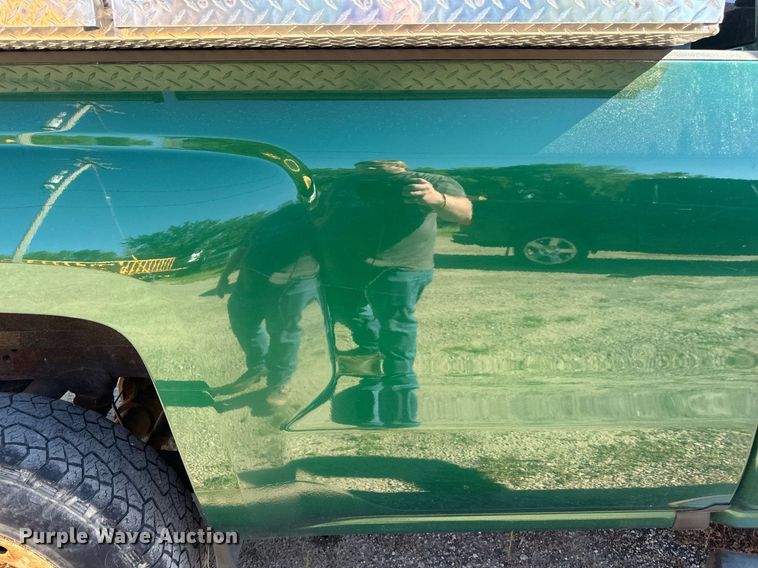 image for item DT6251 2016 Chevrolet Silverado 2500HD Double Cab pickup truck