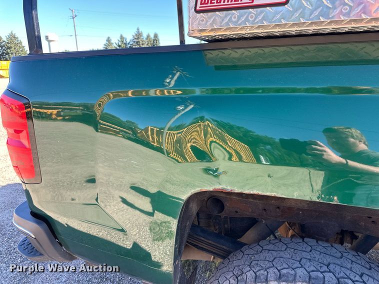 image for item DT6251 2016 Chevrolet Silverado 2500HD Double Cab pickup truck