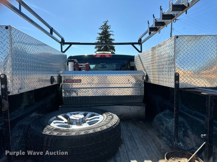 image for item DT6251 2016 Chevrolet Silverado 2500HD Double Cab pickup truck