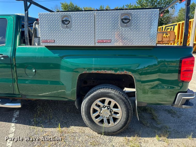 image for item DT6251 2016 Chevrolet Silverado 2500HD Double Cab pickup truck